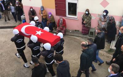 Giresun'da kalp krizi nedeniyle hayatını kaybeden komiser yardımcısı toprağa verildi