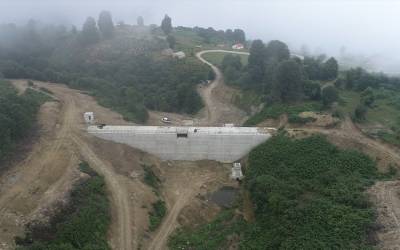 Piraziz'de Abdal Deresi'nde sel kapanının inşası devam ediyor