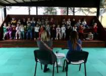 Çocuklar “kültür dostu okul”da geleneksel oyunları öğreniyor