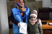 Iraklı 7 yaşındaki kız, kumbarasındaki parayı depremzede çocuklara bağışladı