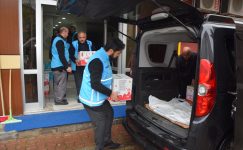 Espiye'de depremzede ailelere gıda yardımı yapıldı