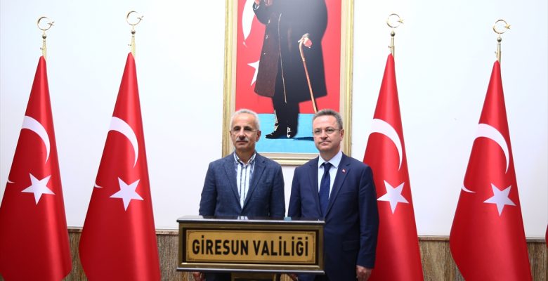 Ulaştırma ve Altyapı Bakanı Uraloğlu, Giresun'da ziyaretlerde bulundu