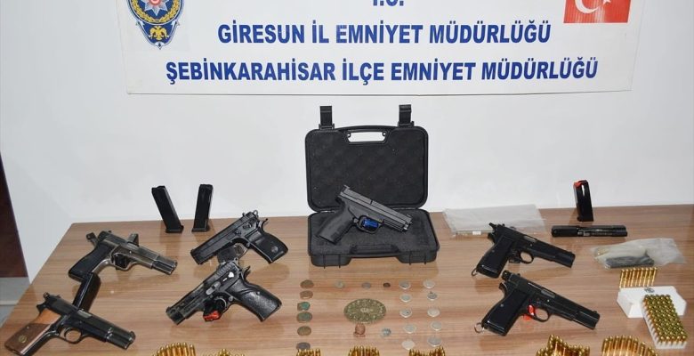 Giresun'da evinde ve iş yerinde silah ile tarihi eser bulunan zanlı tutuklandı