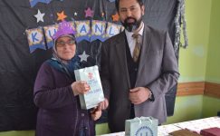 Giresun'da 74 yaşındaki kadın katıldığı kursta Kur'an-ı Kerim okumasını öğrendi