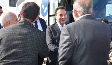DEVA Partisi Genel Başkanı Babacan, seçim çalışmalarını Giresun'da sürdürdü