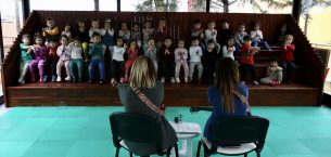 Çocuklar “kültür dostu okul”da geleneksel oyunları öğreniyor