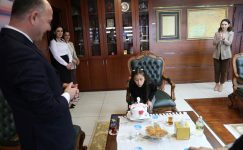 Giresun Valisi Serdengeçti'den şehit kızına doğum günü sürprizi